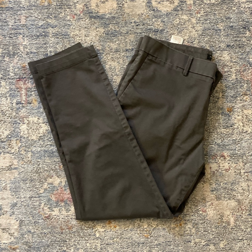 2 pairs Banana Republic Light weight pants. 32x30